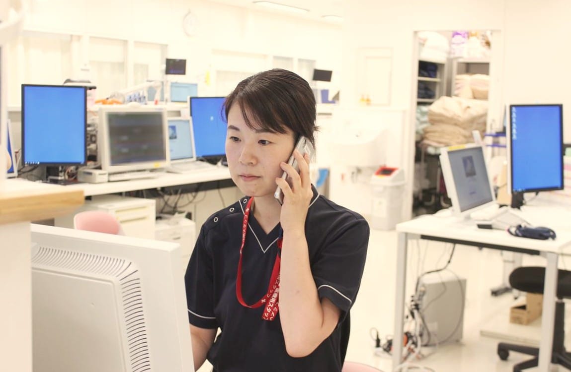 業務にあたるY・Nさんの様子